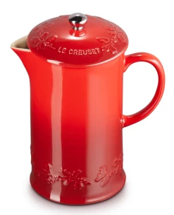 Le Creuset Holly Collectie Cafetière 800 Ml Aardewerk Kersrood -Goedkope Koffiedrankjes lc 20200612 zs ps fs 60706080601503 003